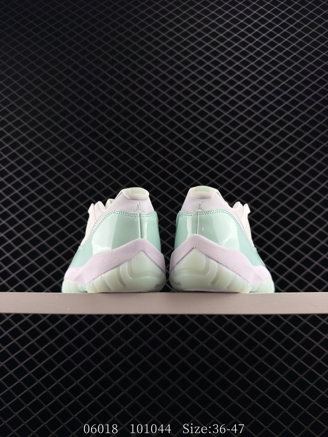 Nike Air Jordan 11 Retro Low